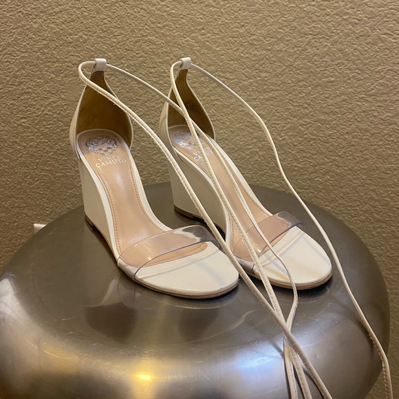 Vince Camuto strappy tie up wedge, Women size 6, good condition - Picture 2 of 2